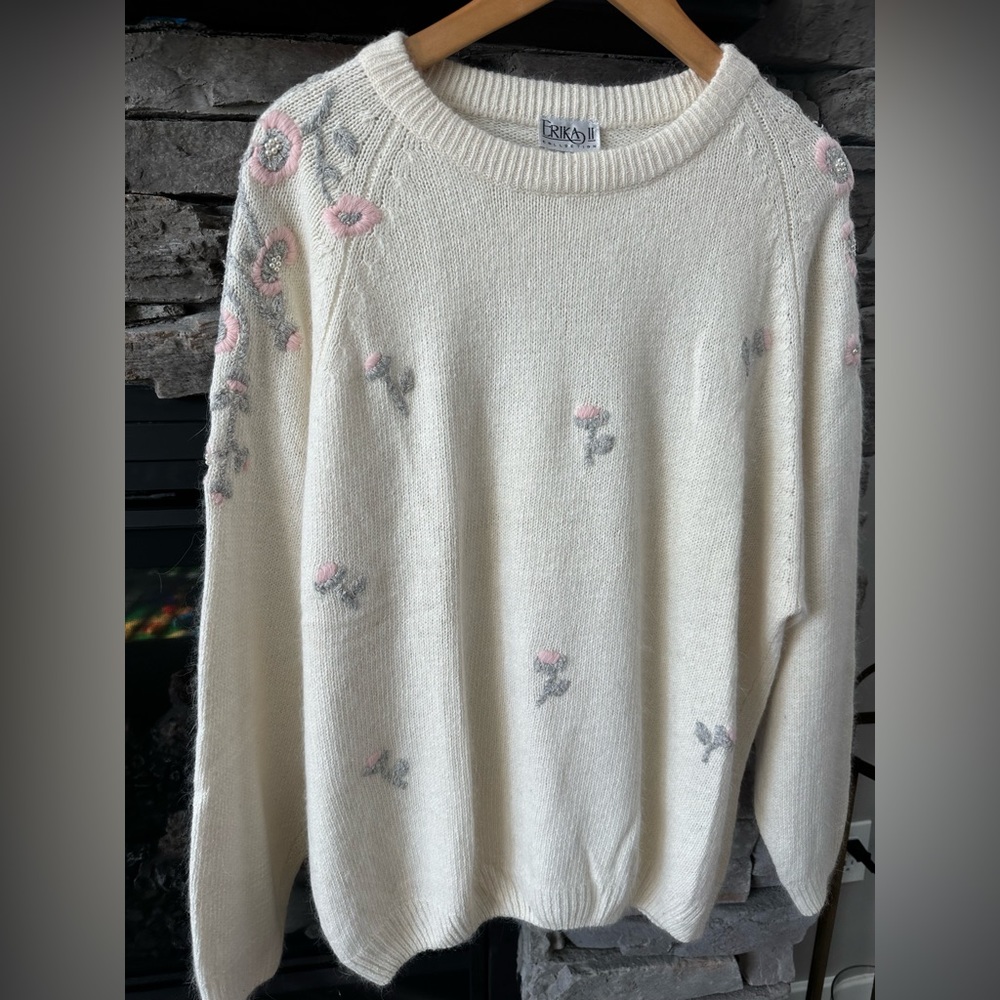 Vintage Erika II Off White Pink gray Pearls embroidery Floral sweater s/m